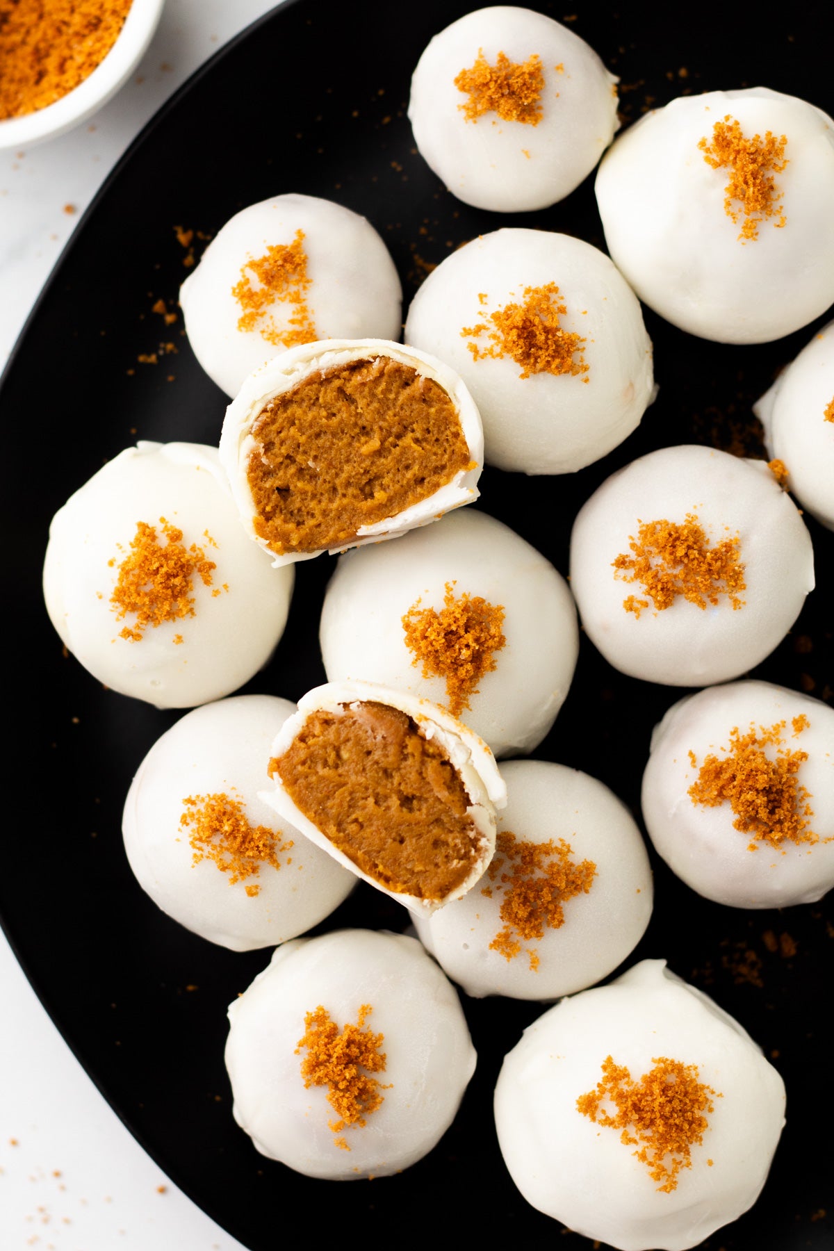 White Chocolate Pumpkin Truffles - Semi Exclusive 1/2